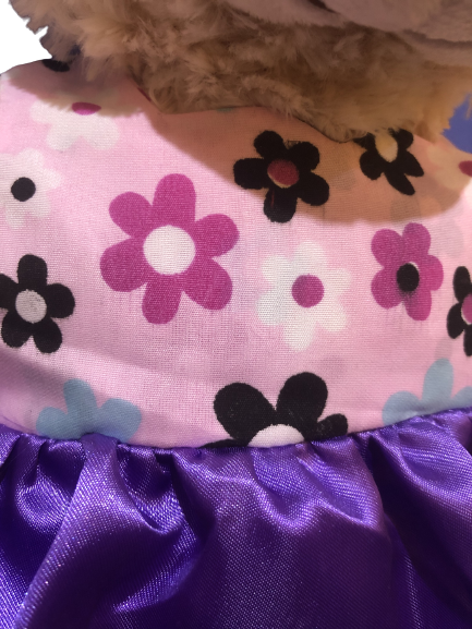 Image Tenue violette à fleurs pour peluche